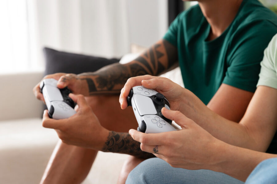 PlayStation 5: Ce este, ce caracteristici are și ce jocuri poți juca pe această consolă revoluționară