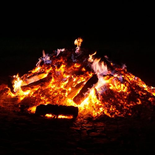 Tradiții asociate solstițiului de iarnă în diferite culturi